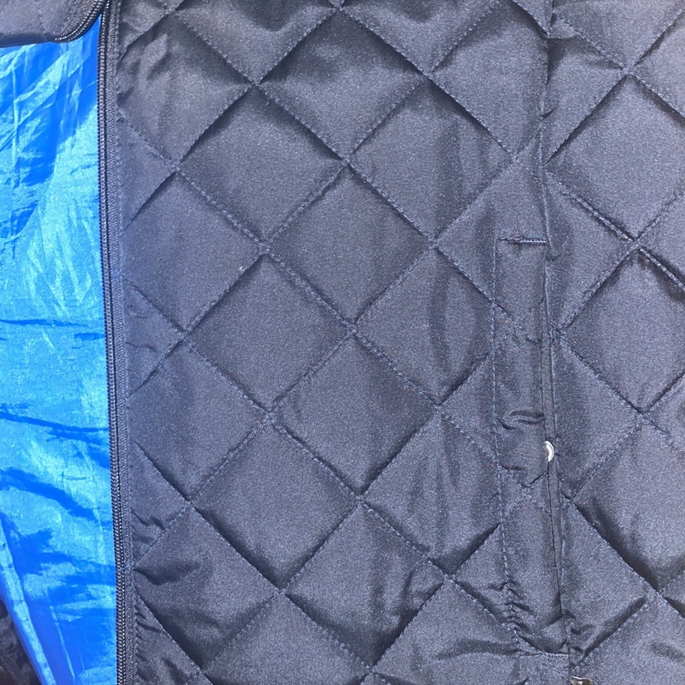VEST - Picture 7 of 7